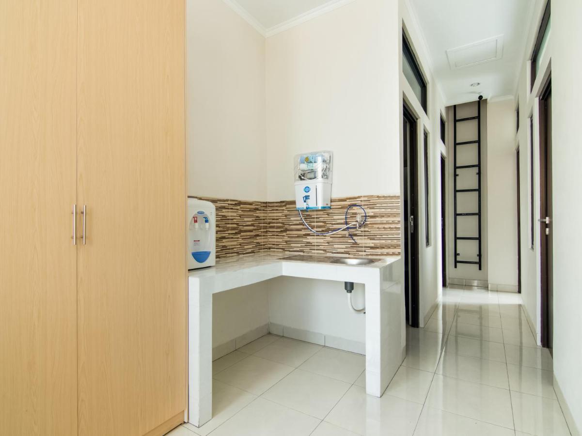 Oyo 3824 Columbus Residence J1 Telukjambe Zewnętrze zdjęcie